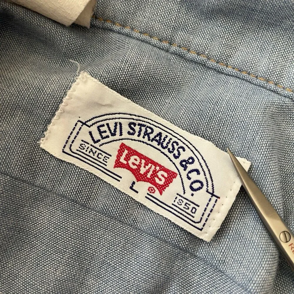 VTG 70s Levi’s Chambray Orange Tab Men’s Work Shirt Sky Blue Cotton Blend Large
